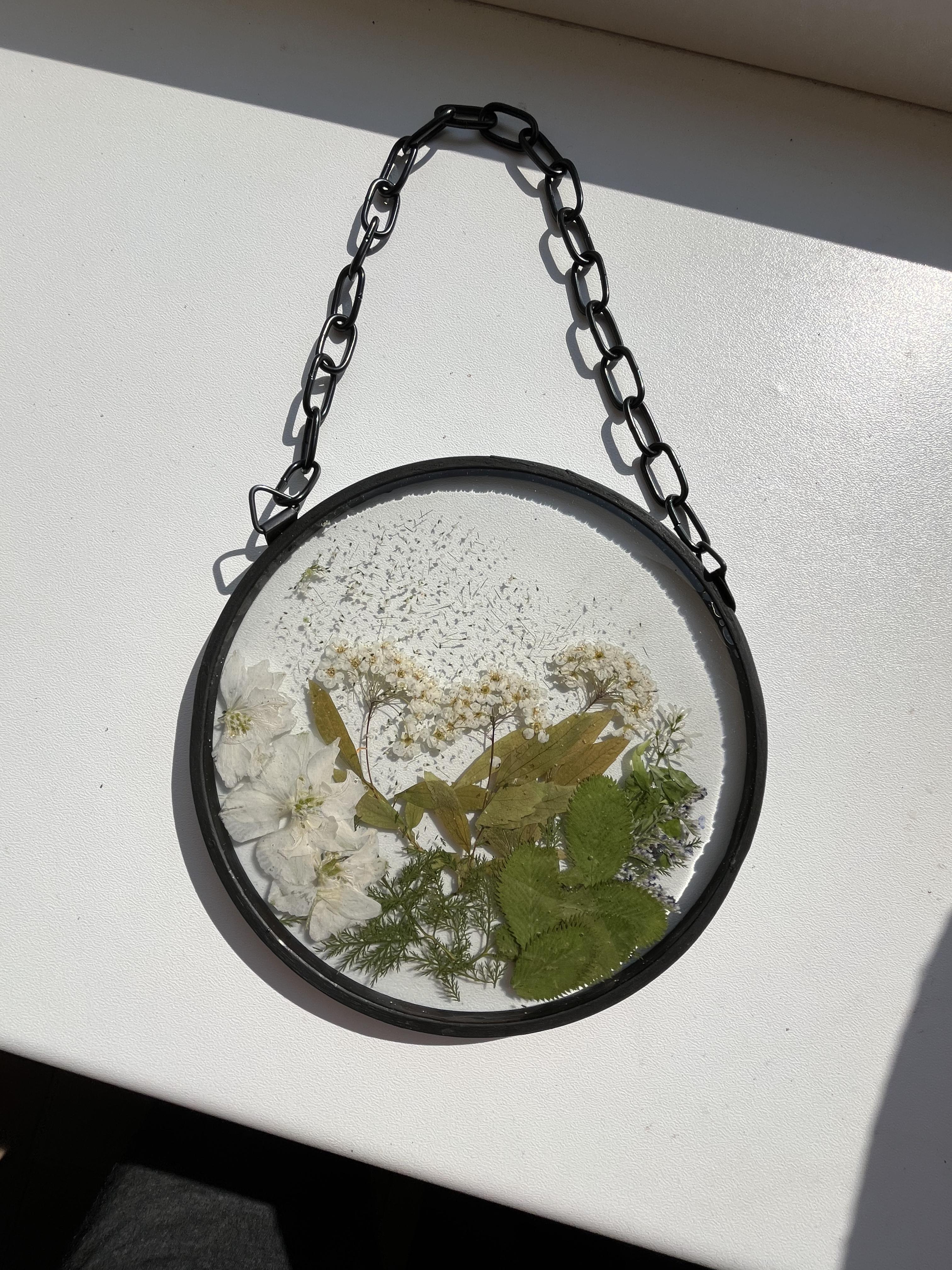 Northern White Floral Peppermint Wall Hanging Suncatcher - 15cm Resin Decor - ALETERNE FOREVER JOYFUL