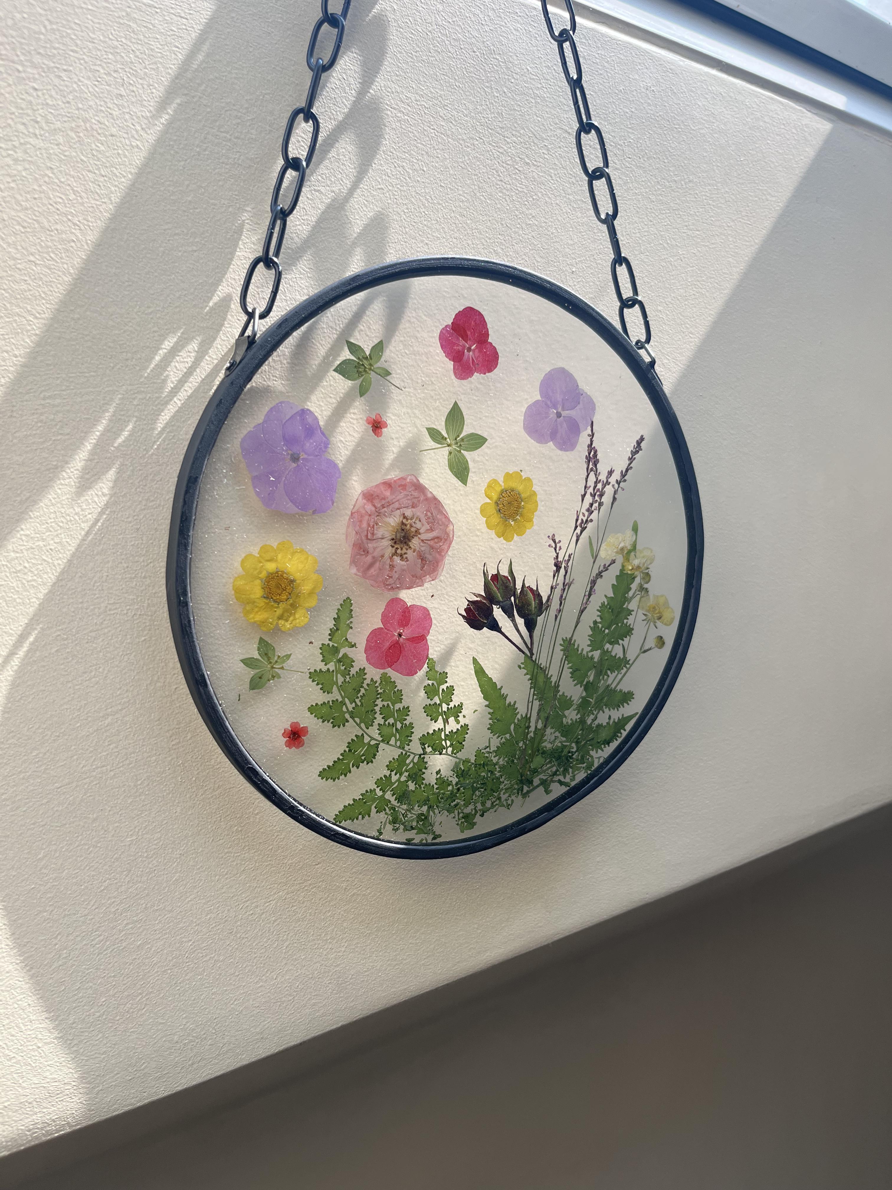 Hawaiian Tropical Pressed Flower Wall Hanging Suncatcher - 20cm Vibrant Floral Round - ALETERNE FOREVER JOYFUL