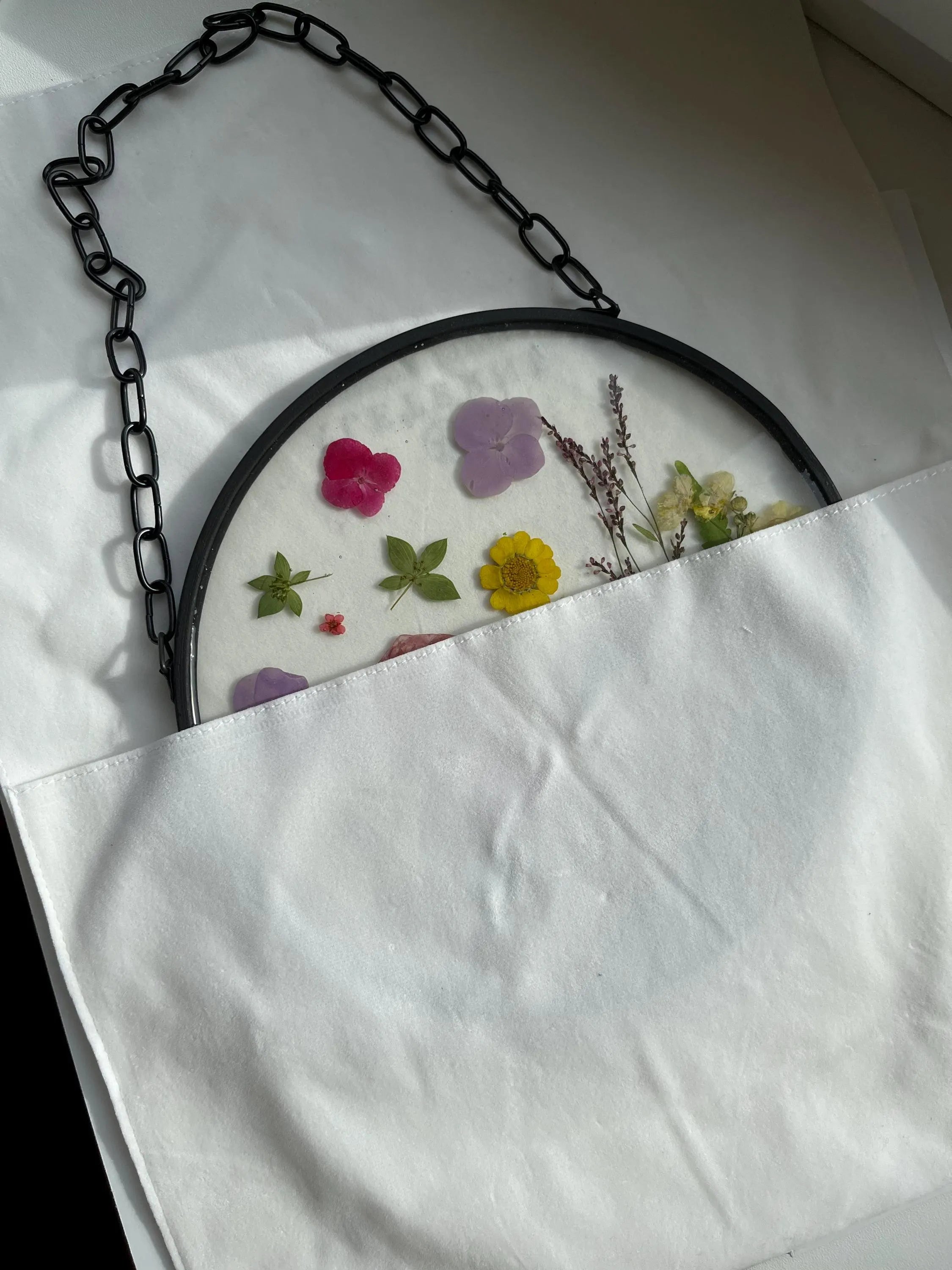 Hawaiian Tropical Pressed Flower Wall Hanging Suncatcher - 20cm Vibrant Floral Round - ALETERNE FOREVER JOYFUL