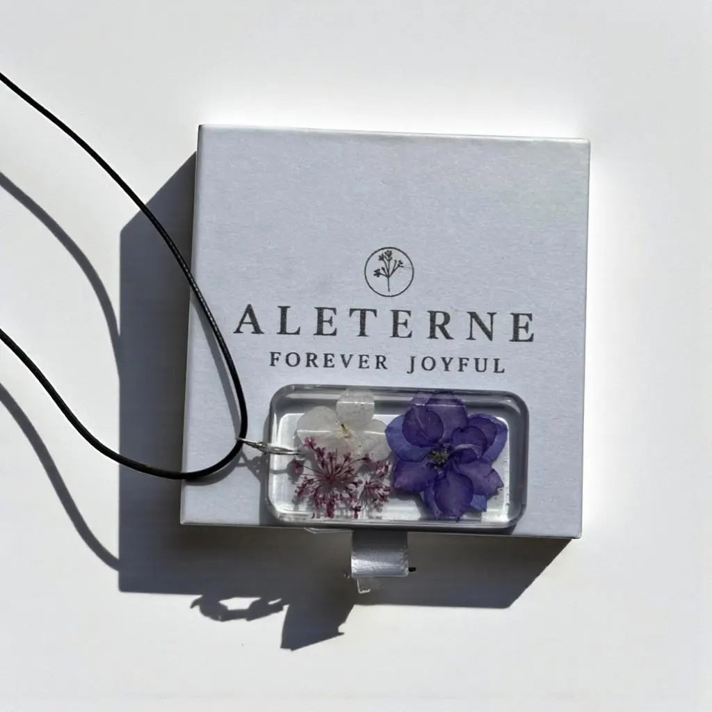 Triple Floral Portrait Necklace - 3 Pressed Flowers in Resin Pendant, Chain or Leather - ALETERNE FOREVER JOYFUL