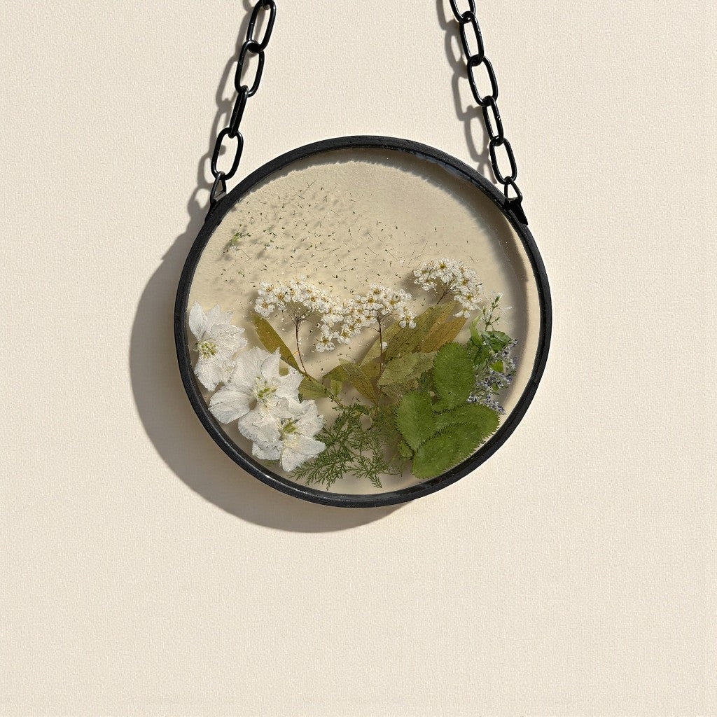 Northern White Floral Peppermint Wall Hanging Suncatcher - 15cm Resin Decor - ALETERNE FOREVER JOYFUL